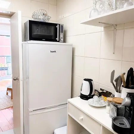 Central Lisbon Apartment Santos Walk To Cais Do Sodre Lisboa