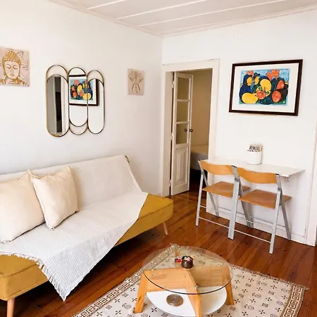 Central Lisbon Apartment Santos Walk To Cais Do Sodre * Lisboa
